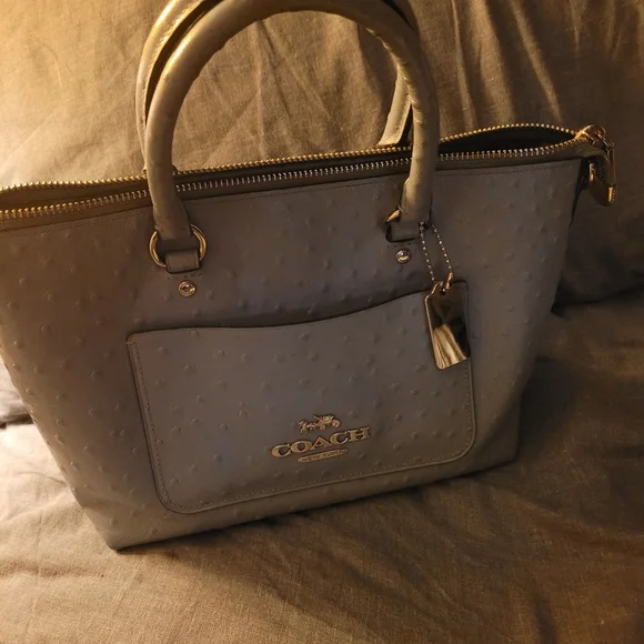 Coach handbag baby blue/ gray blue riveted cross-body strap included - Picture 5 of 11